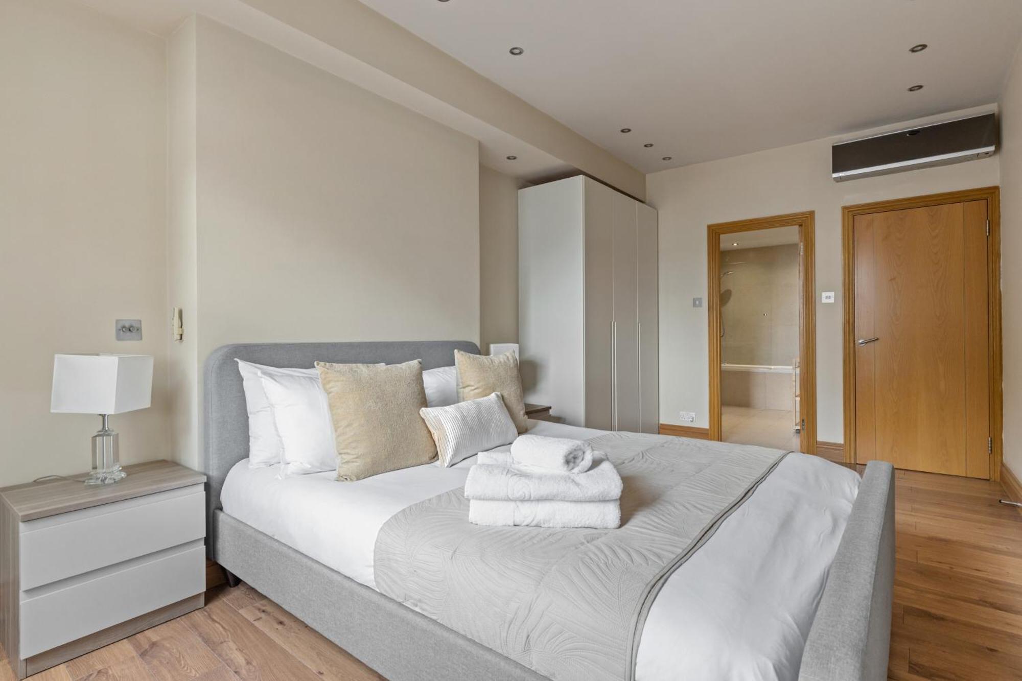 Enchanting Hideaway - La Reserve South Kensington London Exterior photo
